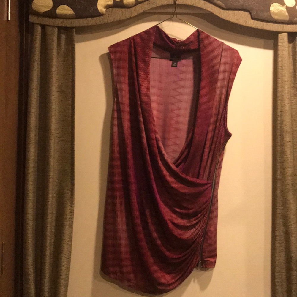 Sleeveless blouse